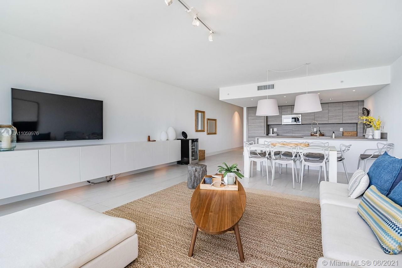 Apartment in Miami, USA, 160 m² - picture 4