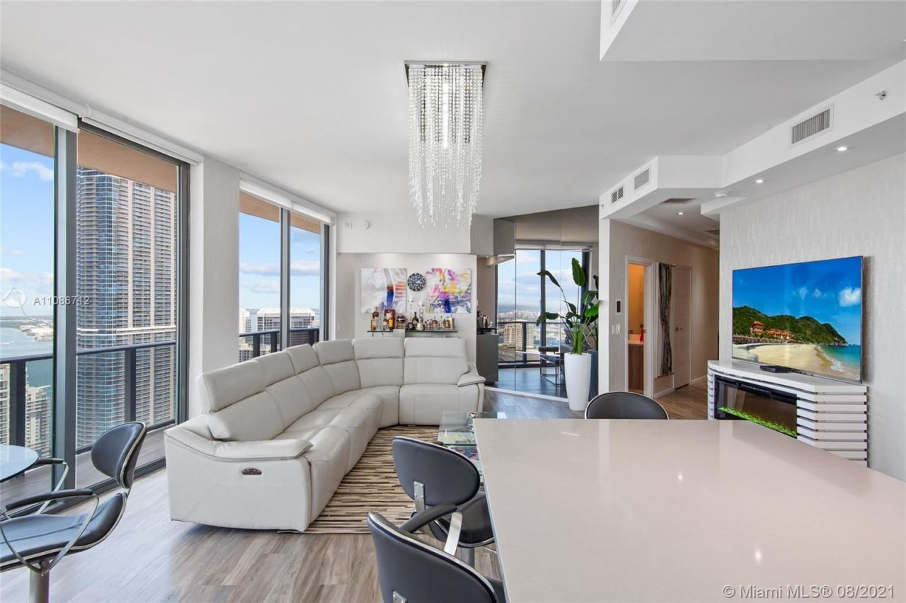 Apartamento en Miami, Estados Unidos, 110 m² - imagen 4