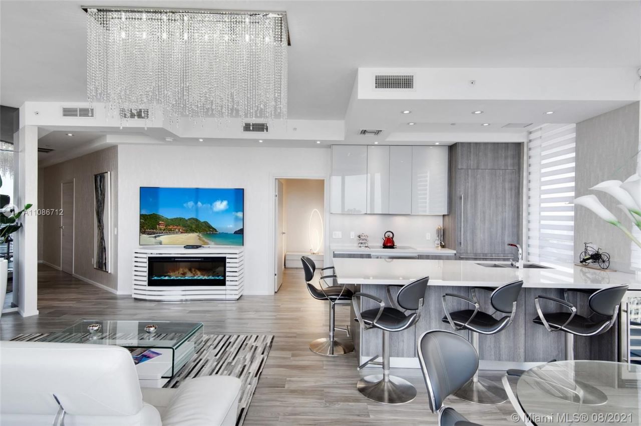 Apartamento en Miami, Estados Unidos, 110 m² - imagen 12