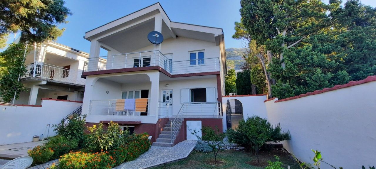 Haus in Sutomore, Montenegro, 195 m² - Foto 1