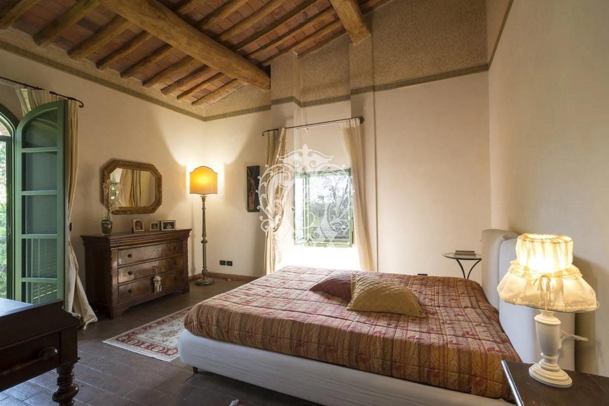 Villa in Pontedera, Italy, 676 m² - picture 16