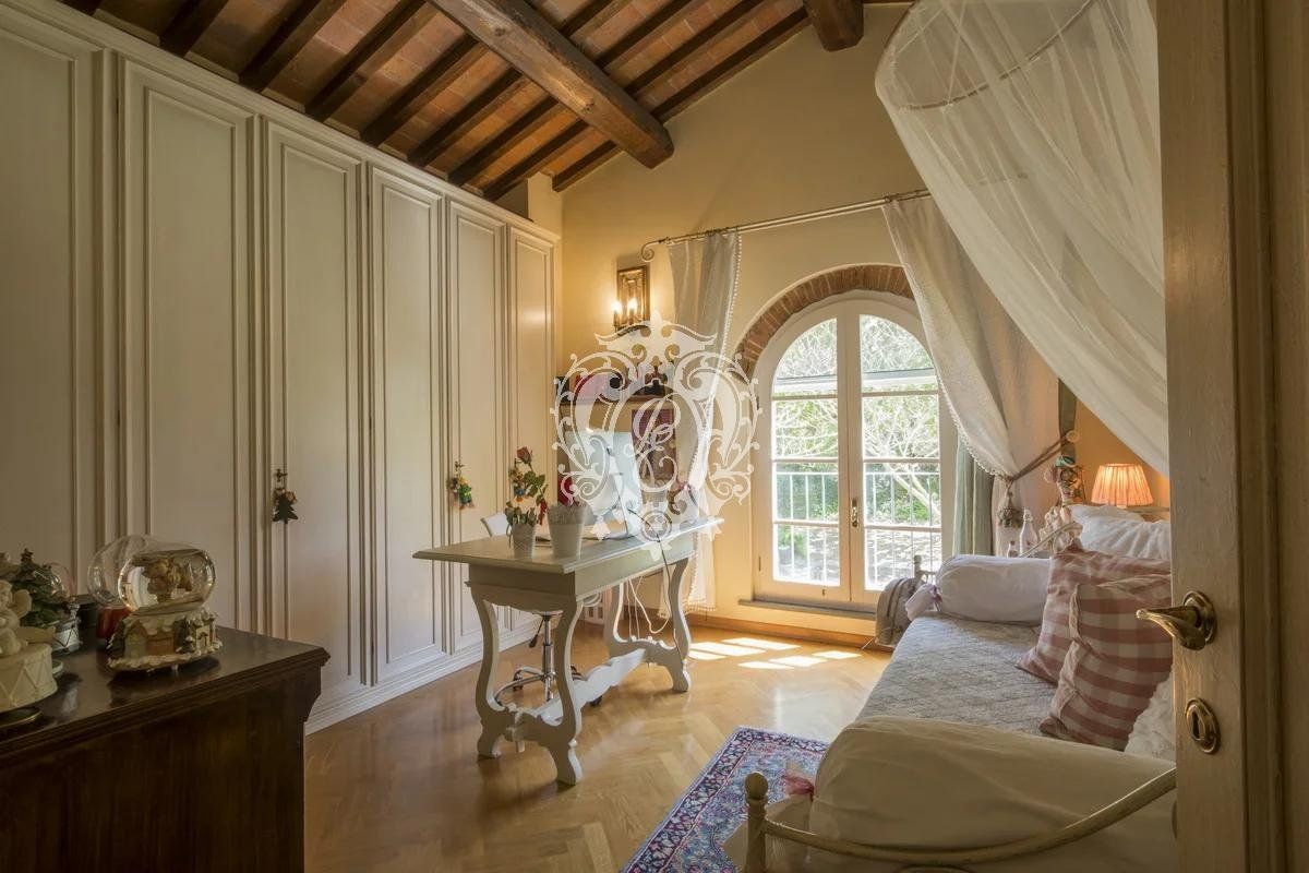 Villa in Pontedera, Italy, 676 m² - picture 17