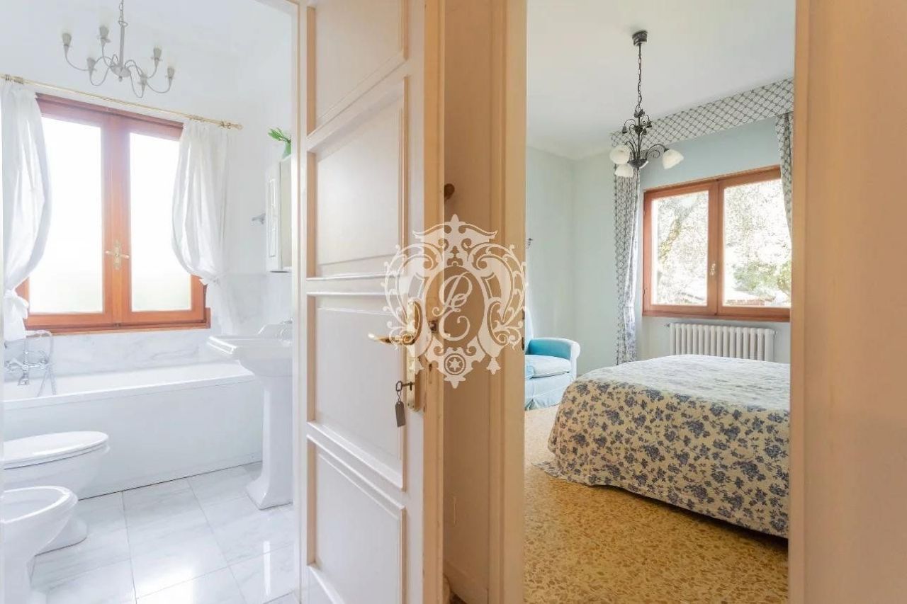 Villa à Tremezzina, Italie, 430 m² - image 18