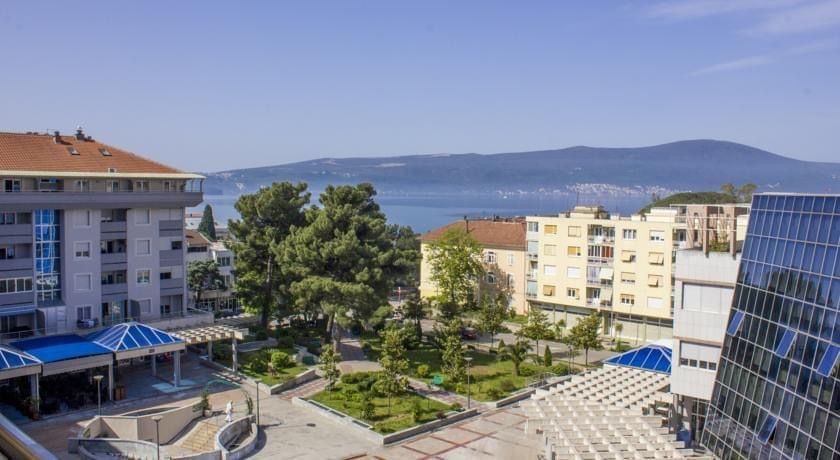 Piso en Tivat, Montenegro, 54 m² - imagen 7