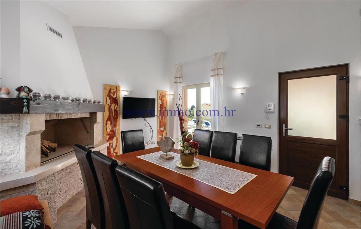 Villa in Pula, Croatia, 400 m² - picture 13