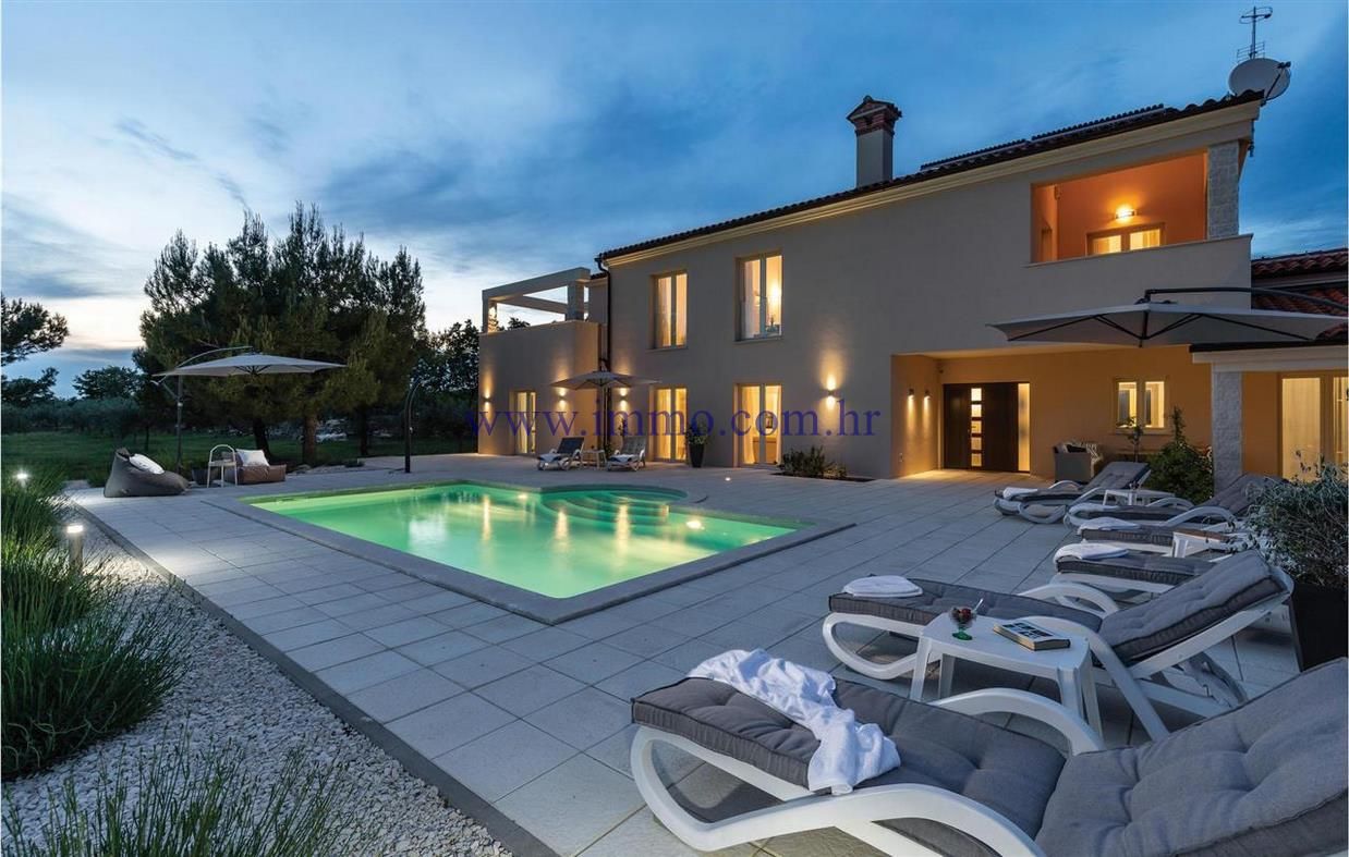 Villa in Pula, Croatia, 400 m² - picture 18