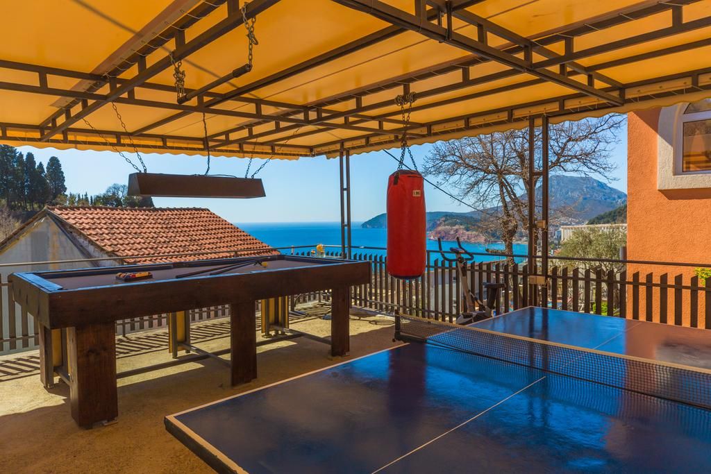 Commercial apartment building in Sutomore, Montenegro, 272 m² - picture 7