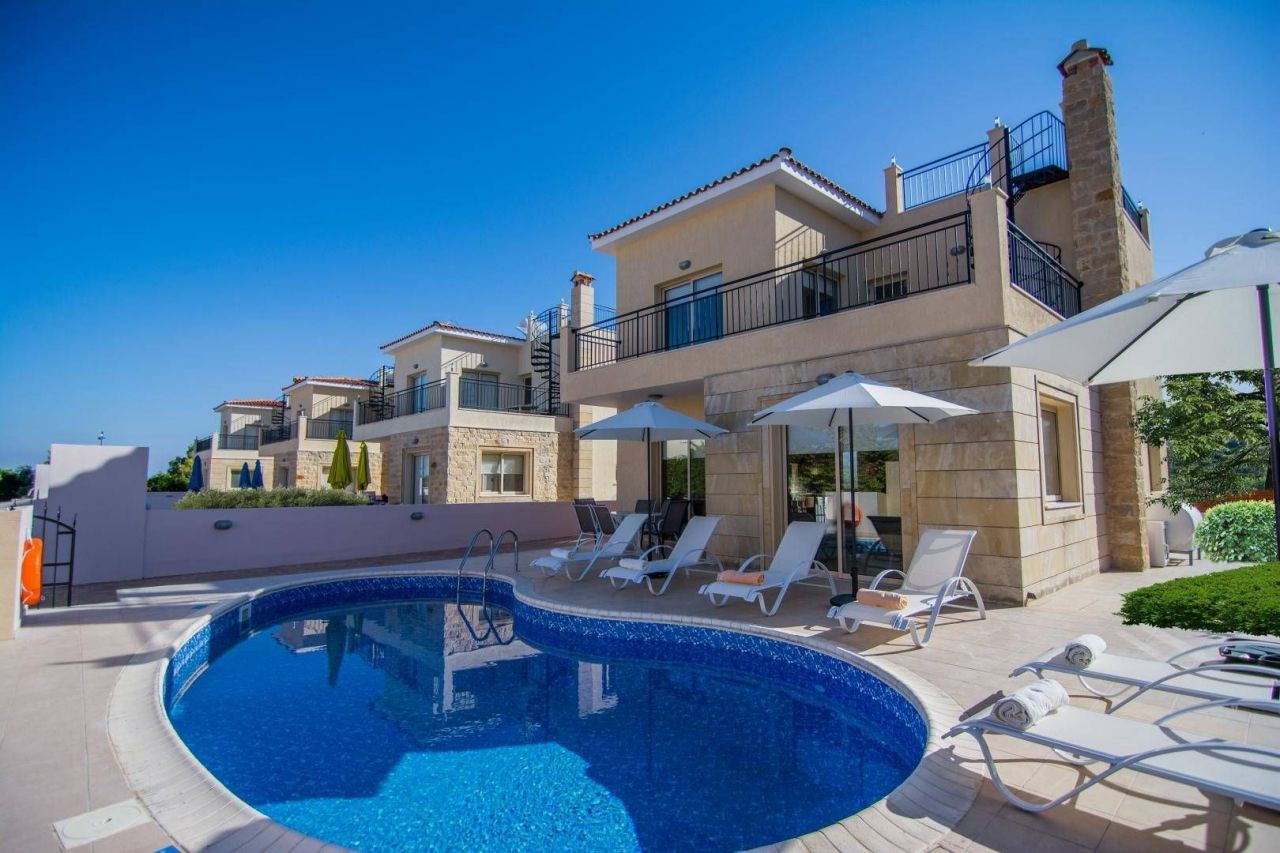 Villa in Paphos, Cyprus, 140 m² - picture 1