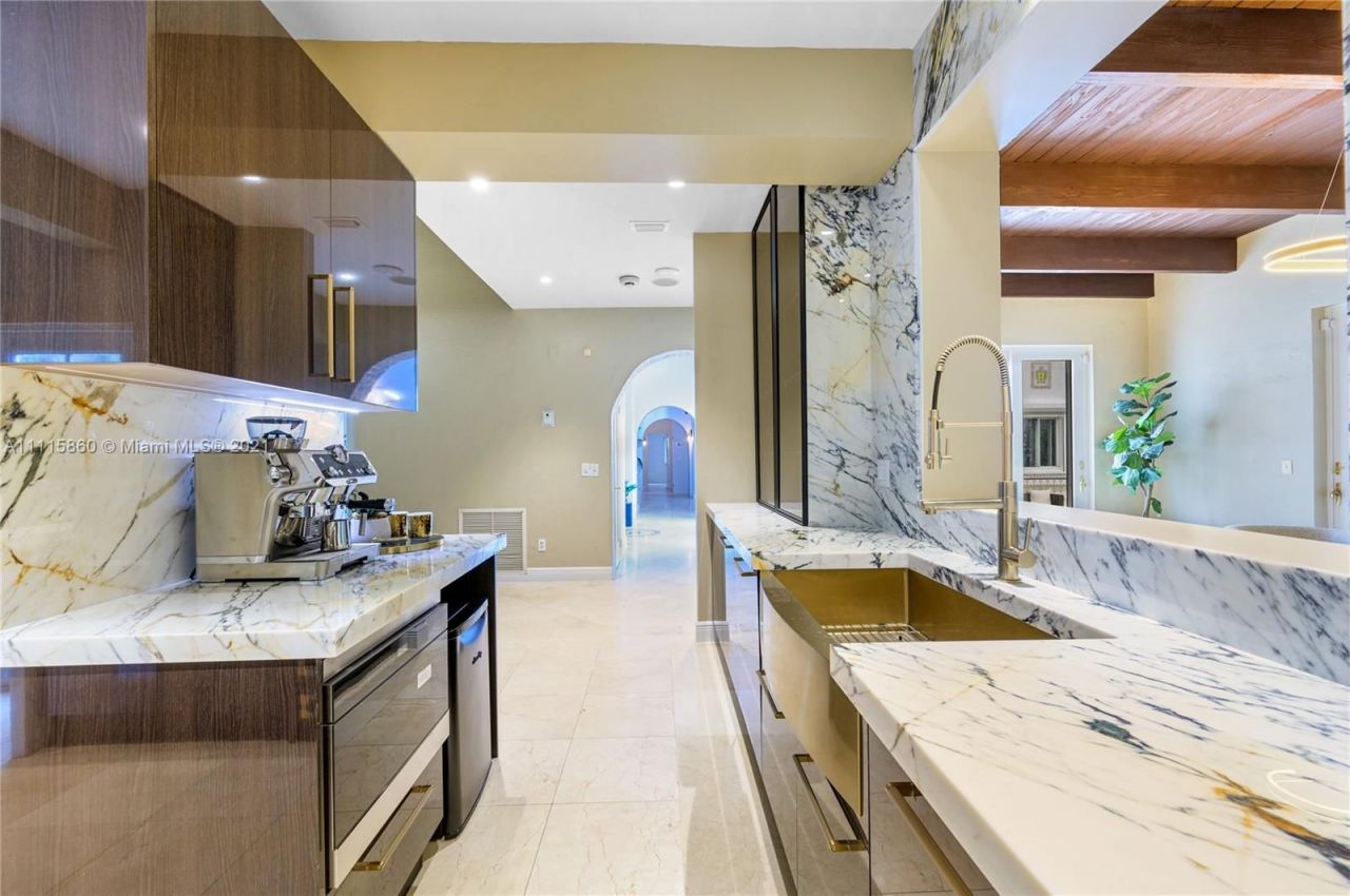 Villa à Miami, États-Unis, 360 m² - image 10