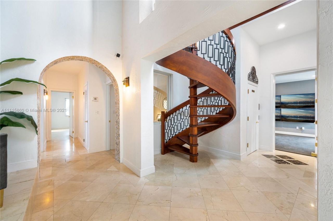 Villa à Miami, États-Unis, 360 m² - image 15