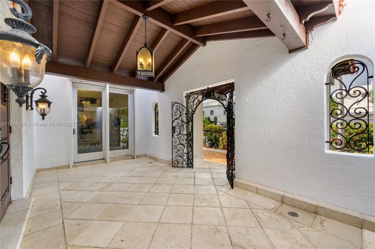 Villa à Miami, États-Unis, 360 m² - image 3