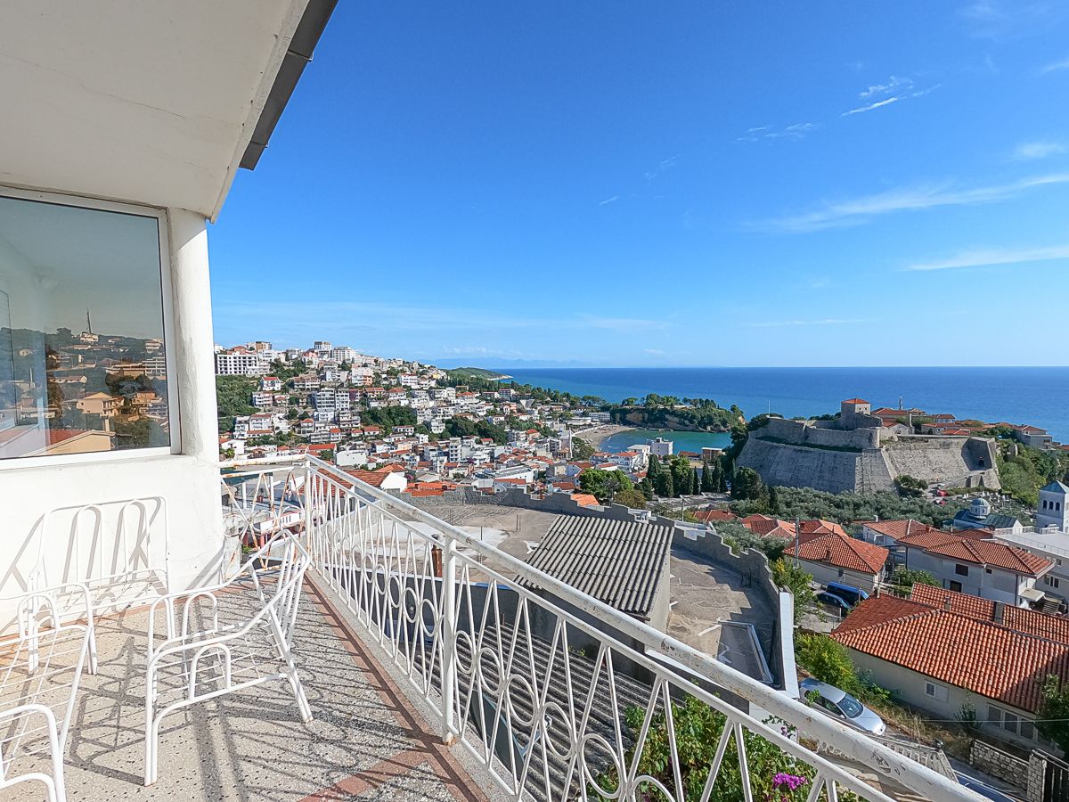 House in Ulcinj, Montenegro, 240 m² - picture 12