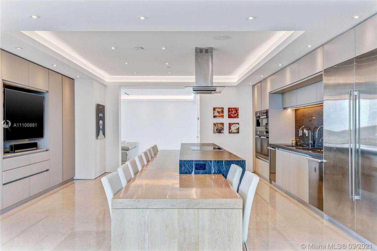 Penthouse in Miami, USA, 600 m² - picture 14