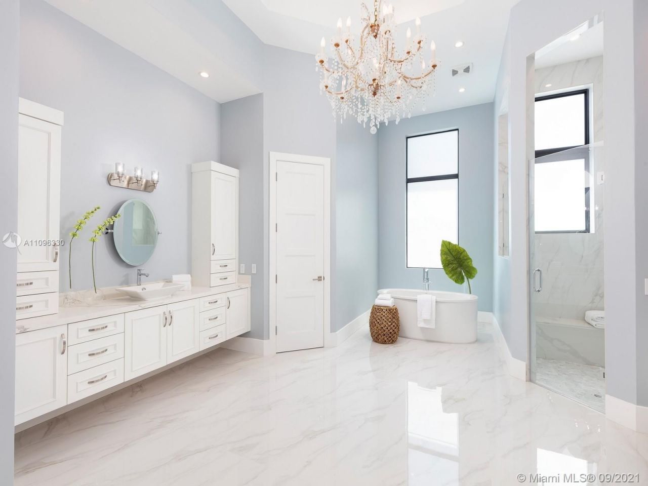 Villa à Miami, États-Unis, 650 m² - image 8