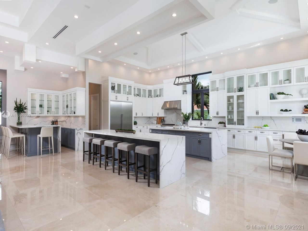 Villa à Miami, États-Unis, 650 m² - image 14