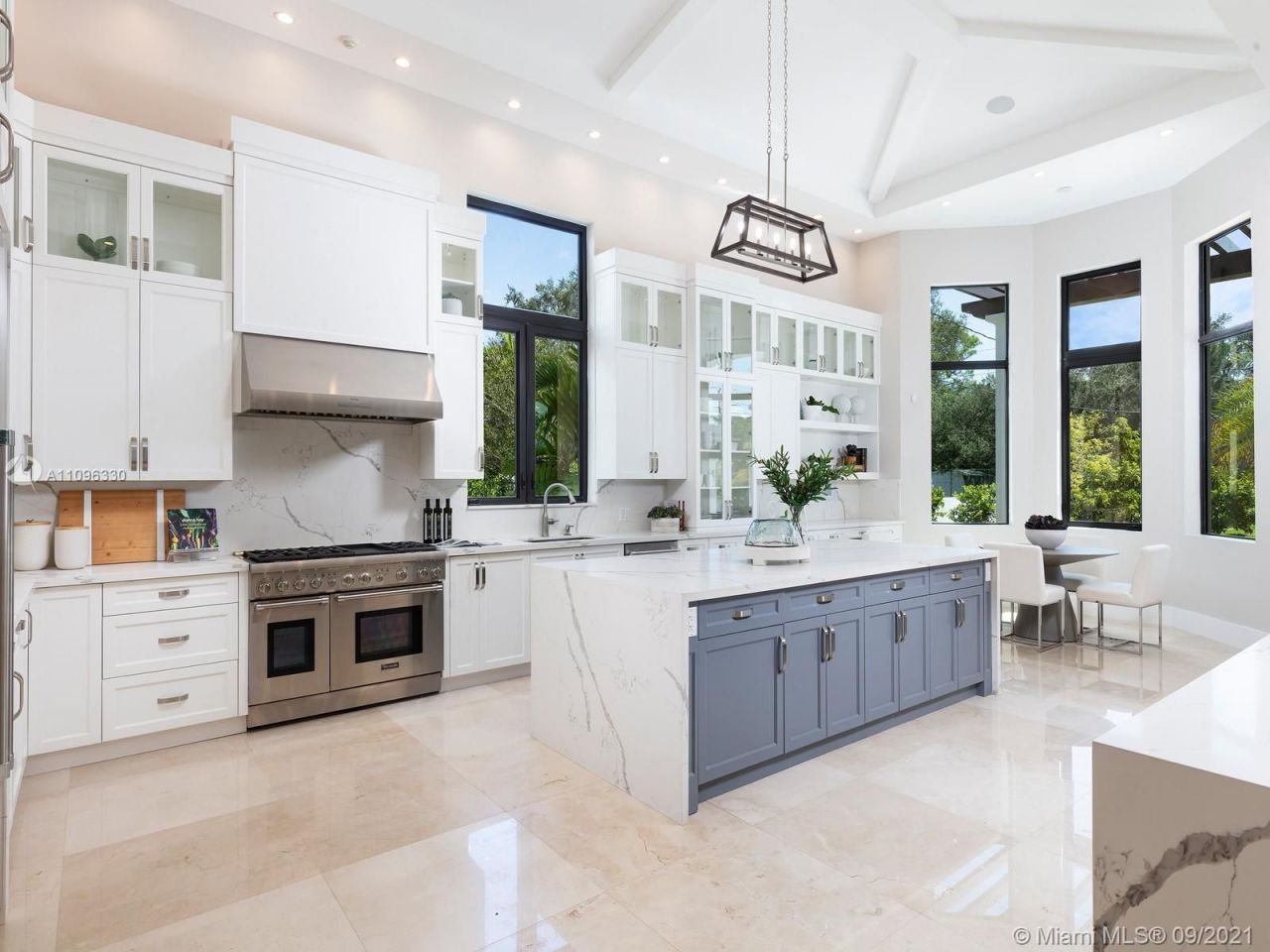 Villa à Miami, États-Unis, 650 m² - image 12