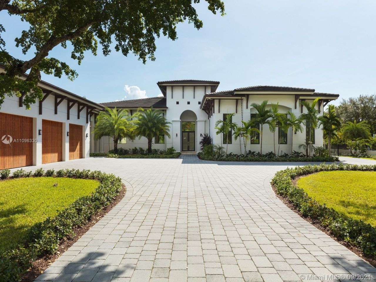 Villa à Miami, États-Unis, 650 m² - image 2