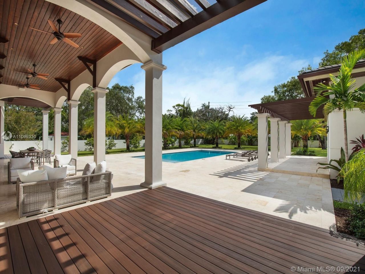 Villa à Miami, États-Unis, 650 m² - image 5