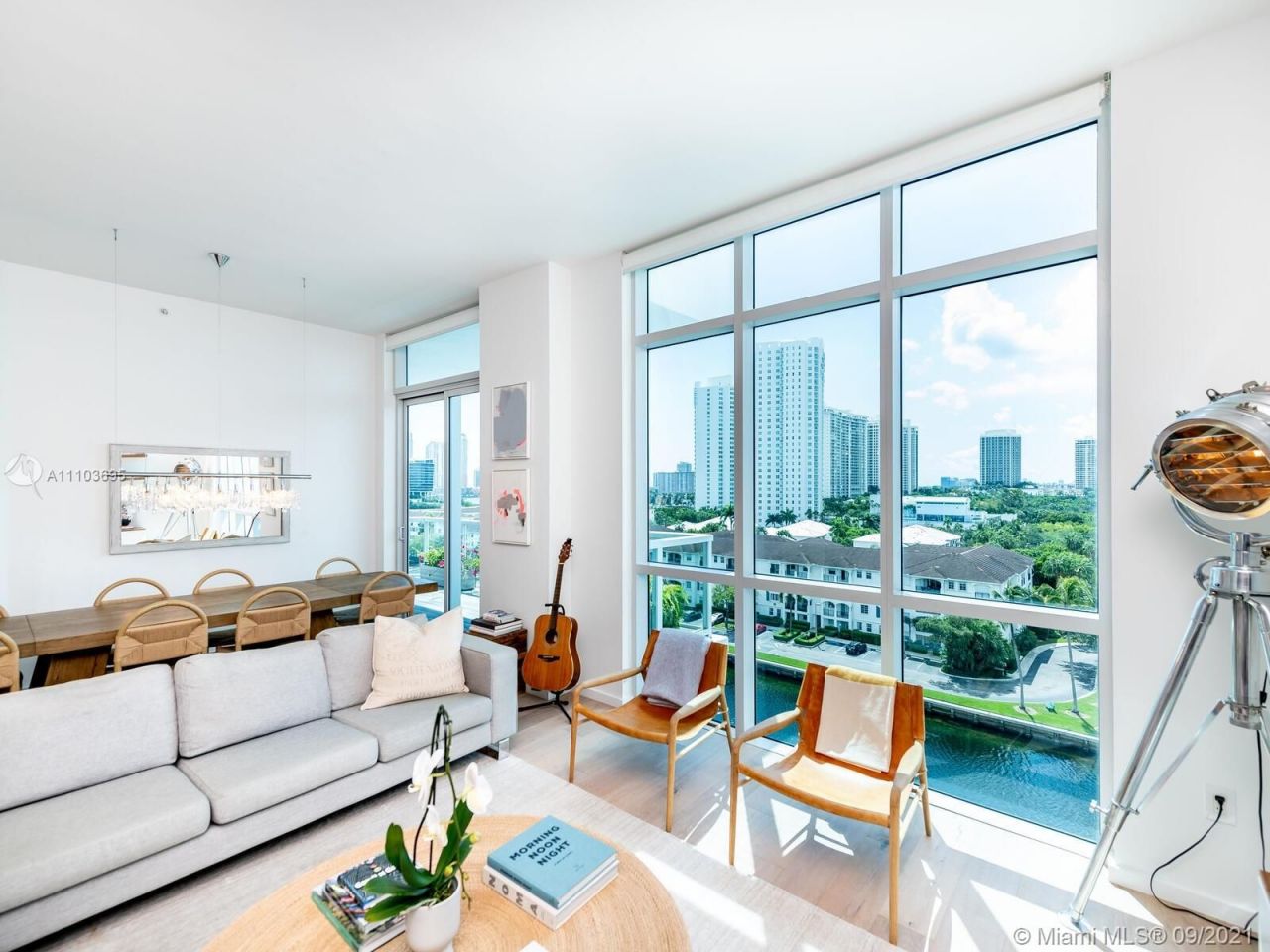 Penthouse in Miami, USA, 200 m² - picture 1