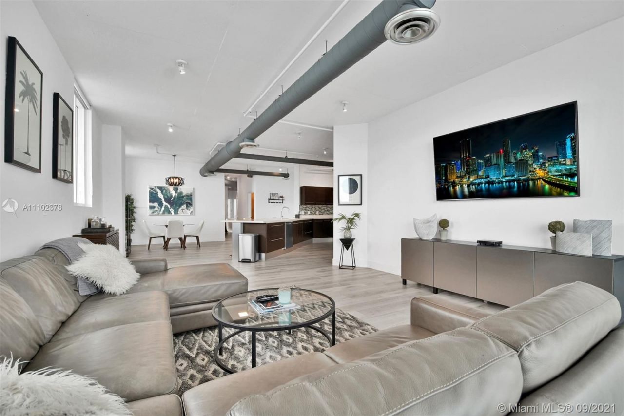 Loft à Miami, États-Unis, 150 m² - image 1