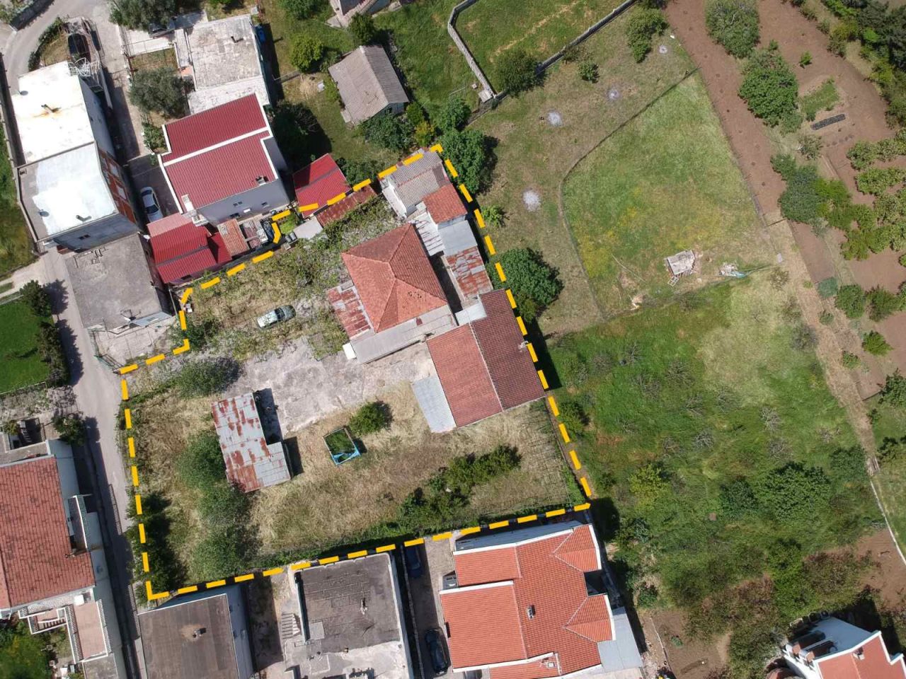 Investment project in Bar, Montenegro, 1 975 m² - picture 3