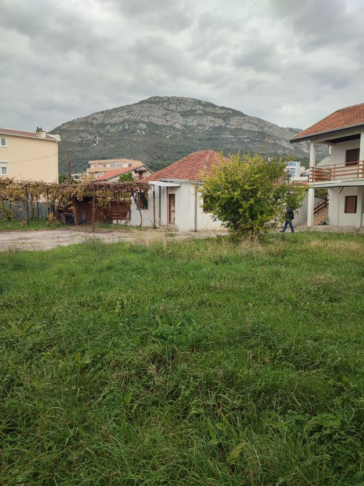 Investment project in Bar, Montenegro, 1 975 m² - picture 13