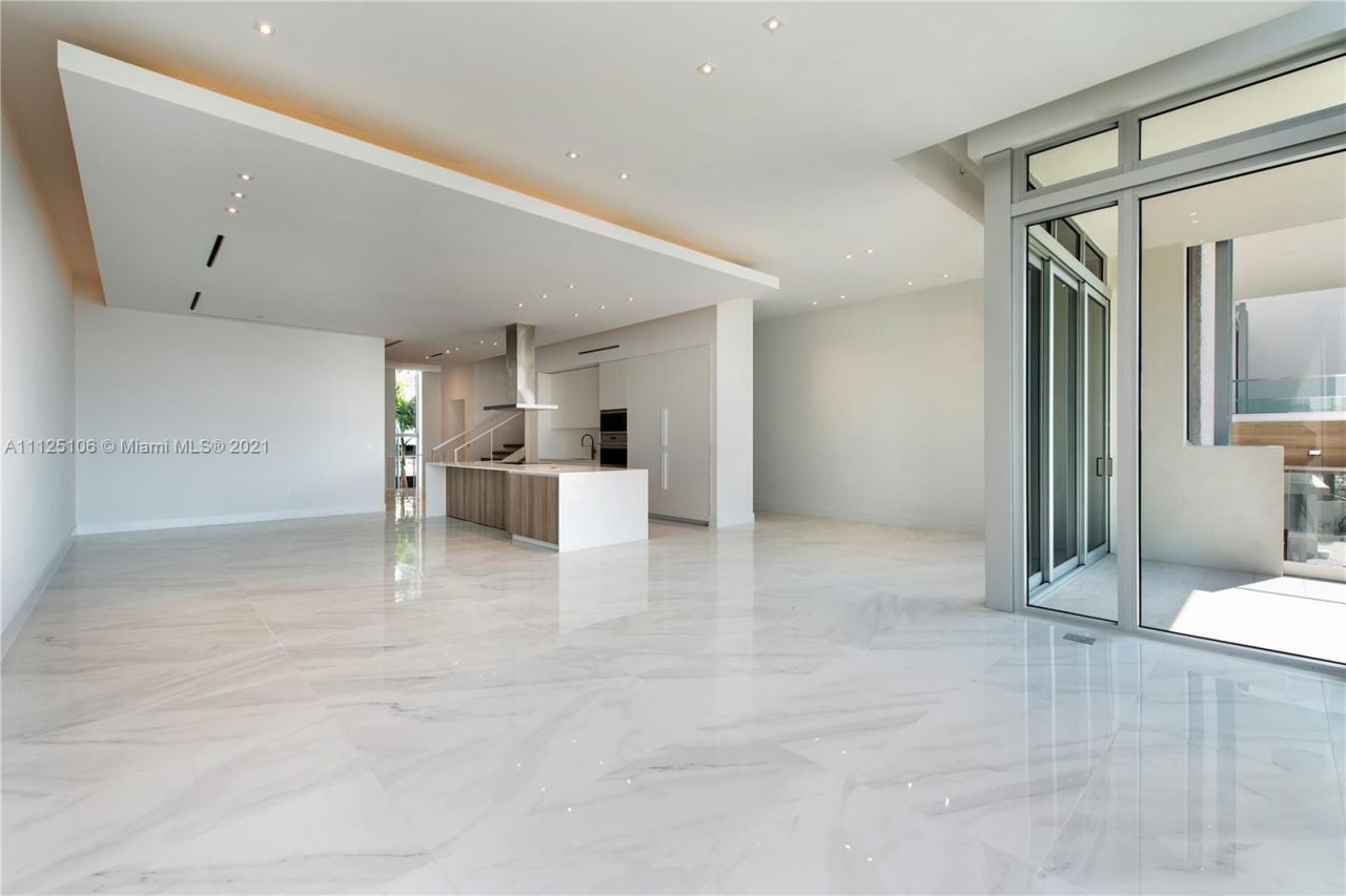 Townhouse in Miami, USA, 350 m² - picture 5