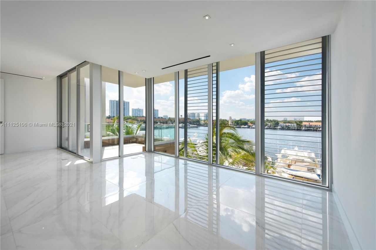 Townhouse in Miami, USA, 350 m² - picture 9