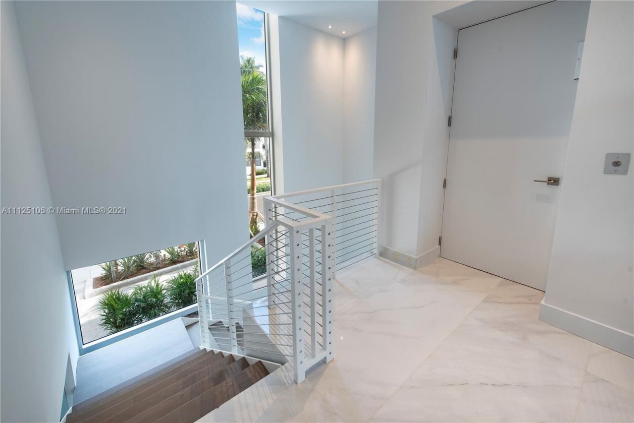 Townhouse in Miami, USA, 350 m² - picture 7