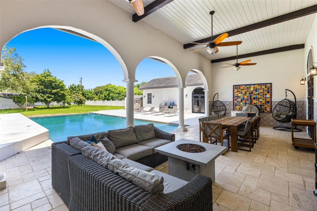 House in Miami, USA, 600 m² - picture 2