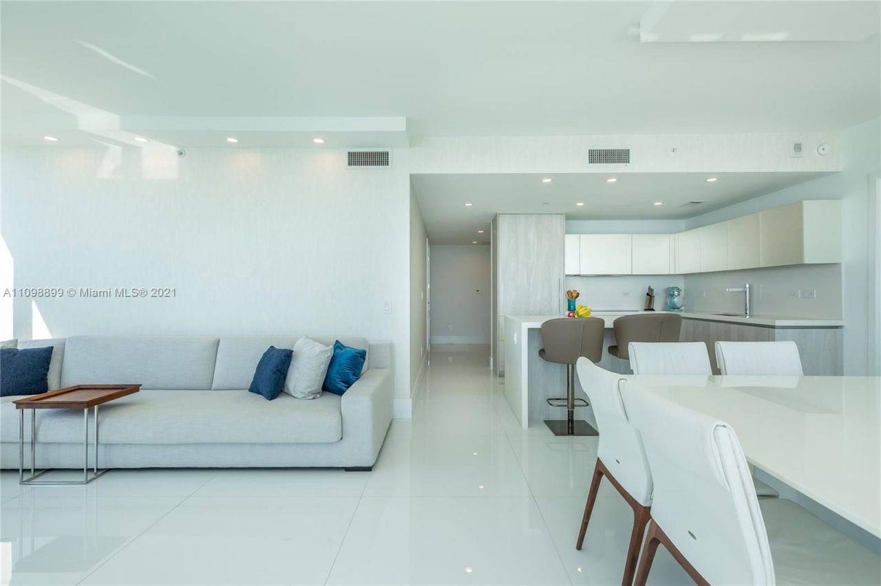 Flat in Miami, USA, 150 m² - picture 10