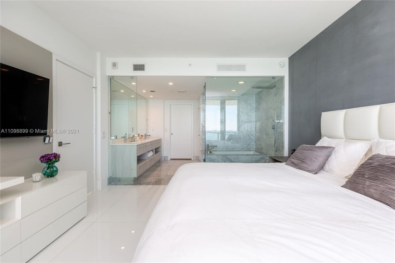 Flat in Miami, USA, 150 m² - picture 3