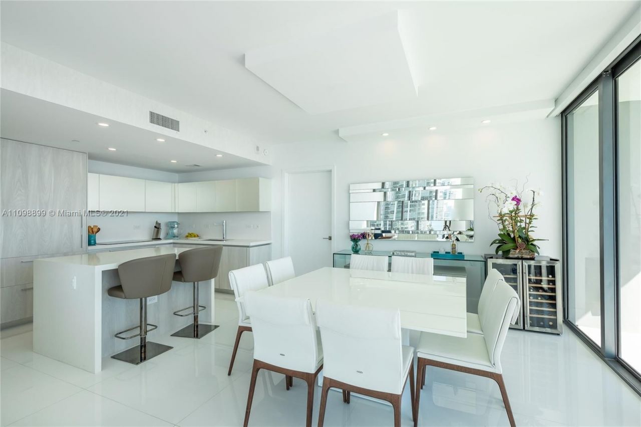 Flat in Miami, USA, 150 m² - picture 6