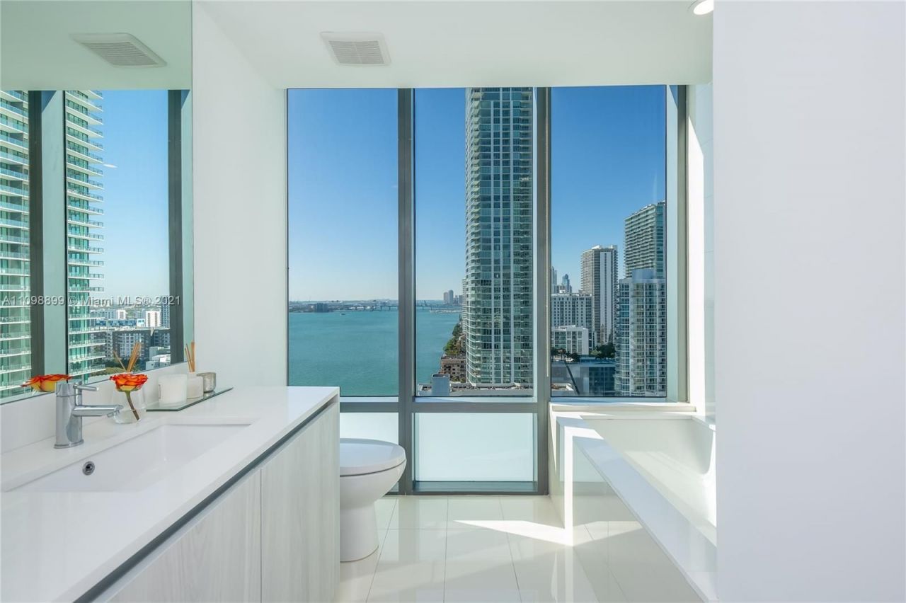 Flat in Miami, USA, 150 m² - picture 4