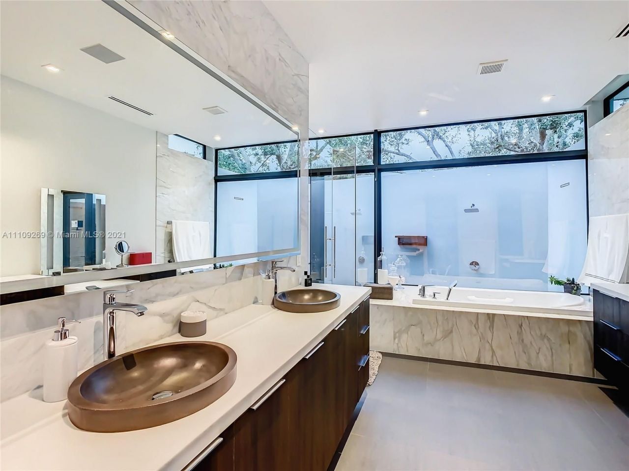 Villa en Miami, Estados Unidos, 500 m² - imagen 9