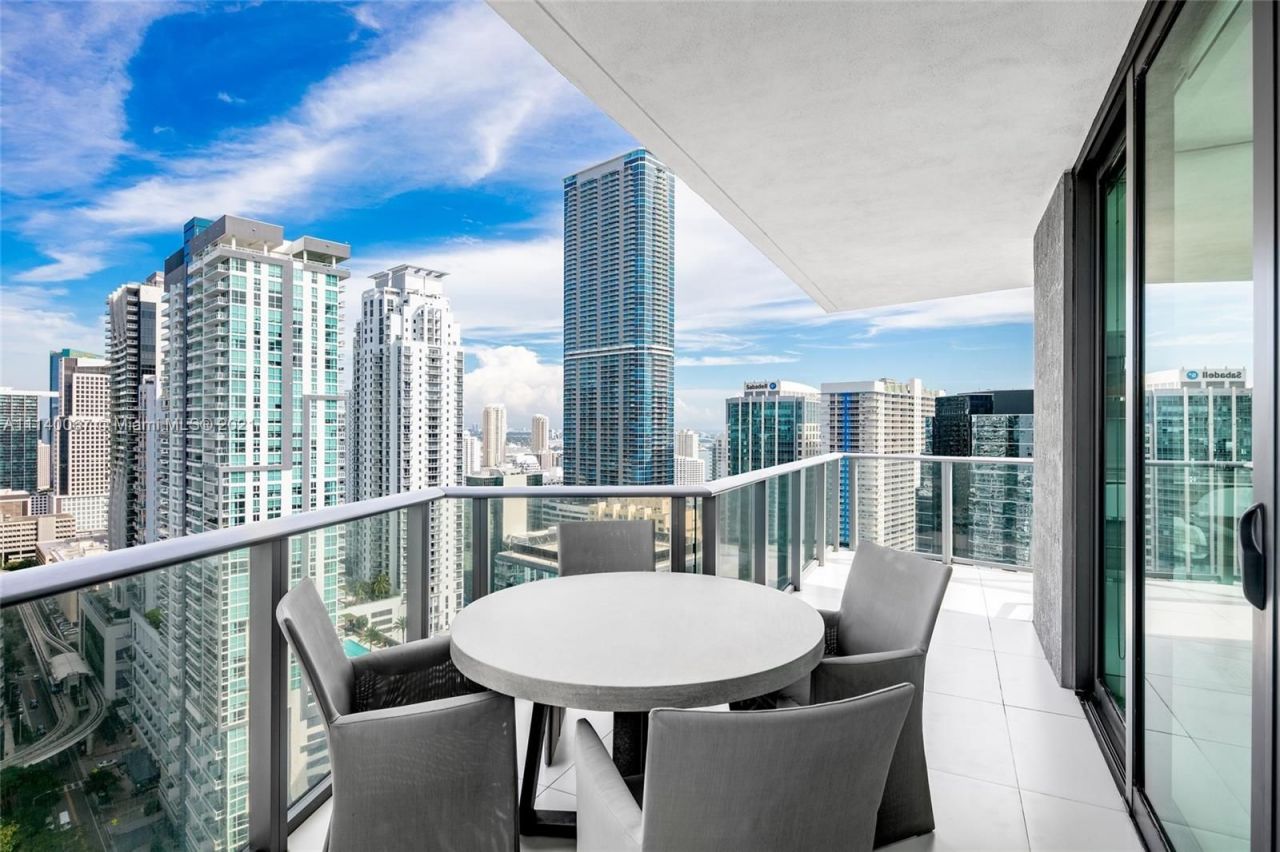 Piso en Miami, Estados Unidos, 140 m² - imagen 4