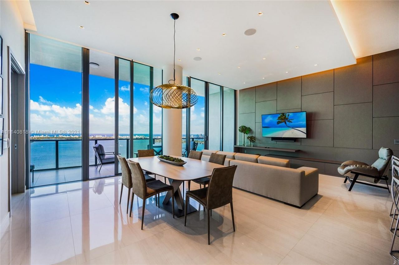 Penthouse in Miami, USA, 170 m² - picture 1