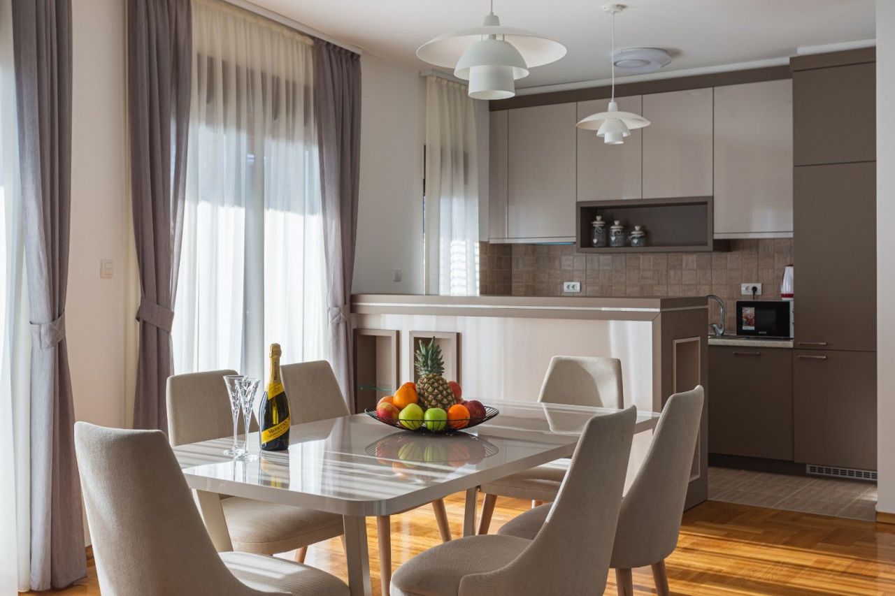 Wohnung in Becici, Montenegro, 130 m² - Foto 2