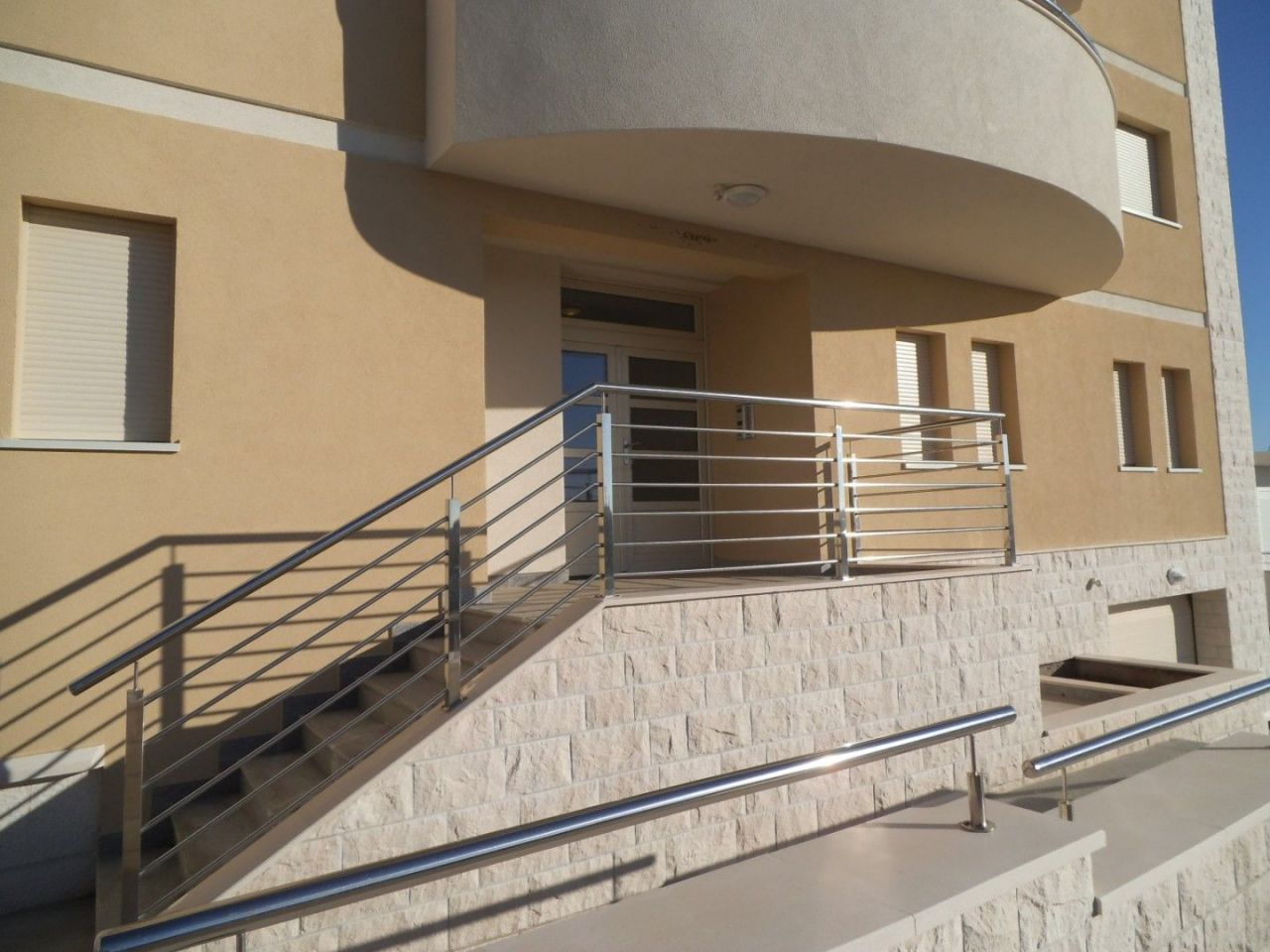 Casa a Becici, Montenegro, 1 521 m² - foto 2