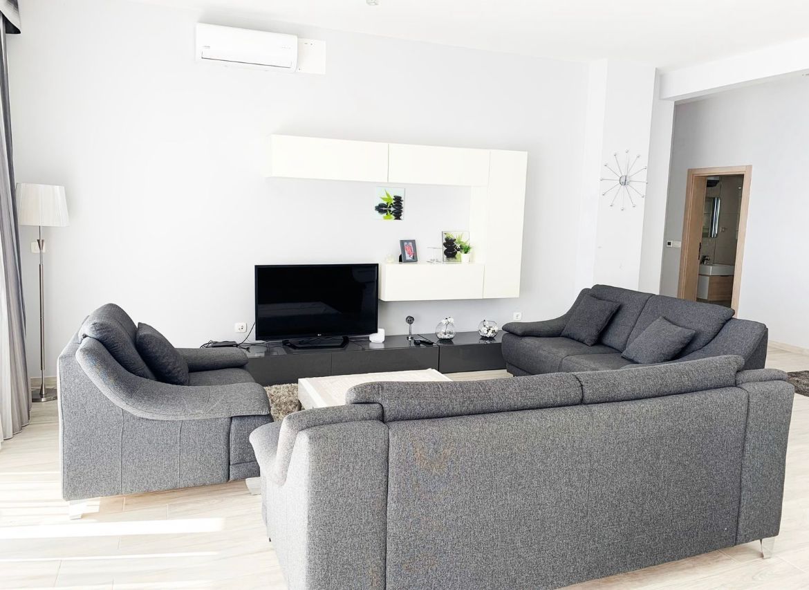 Piso en Dobra Voda, Montenegro, 179 m² - imagen 8