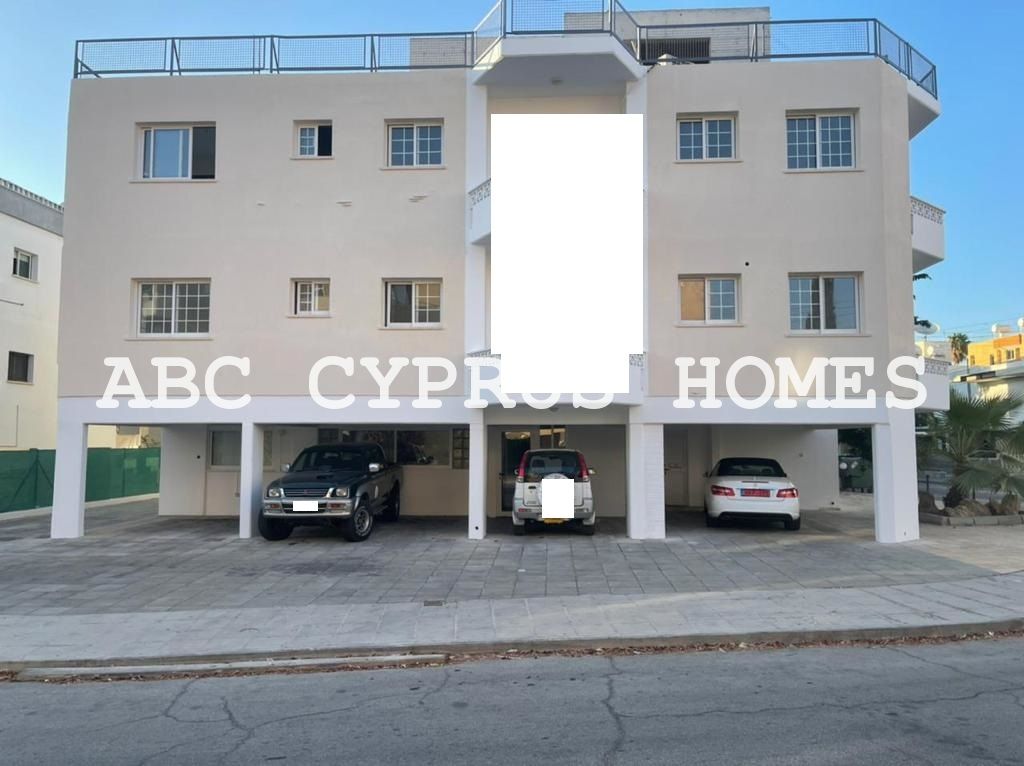 Commercial apartment building in Paphos, Cyprus, 559 m² - picture 1