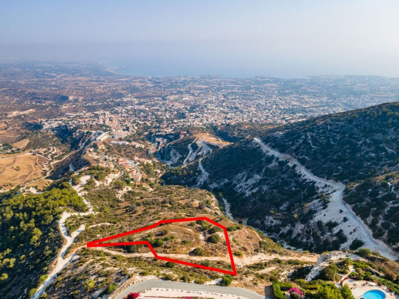 Land in Paphos, Cyprus, 4 014 m² - picture 1