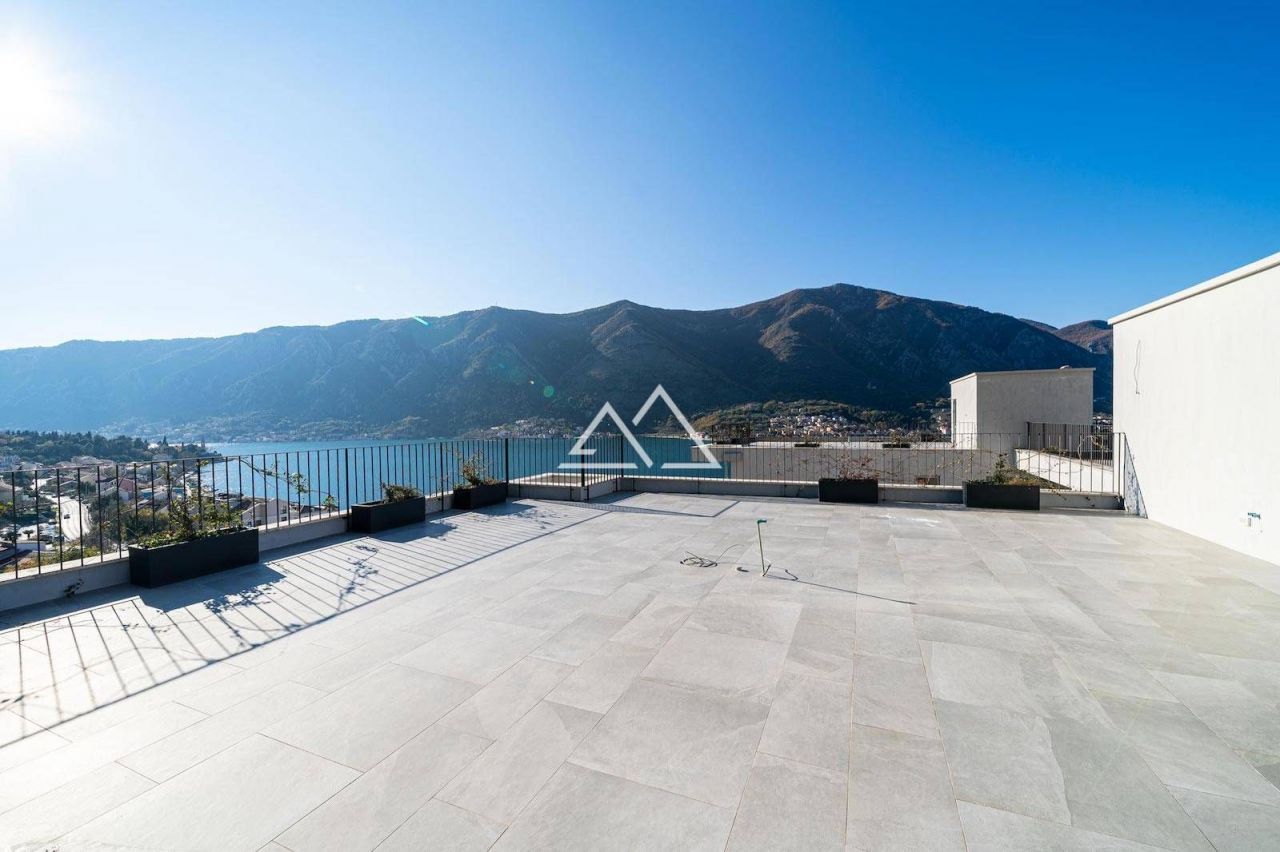 Penthouse in Dobrota, Montenegro, 400 m² - Foto 1