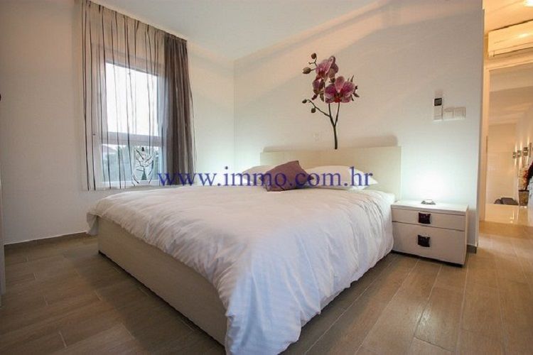 Villa à Trogir, Croatie, 200 m² - image 8