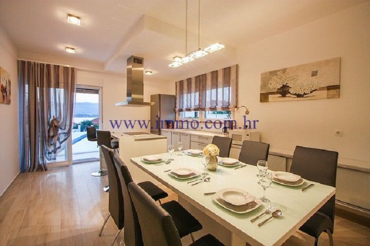 Villa à Trogir, Croatie, 200 m² - image 6