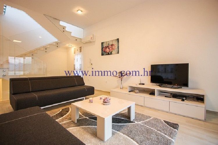 Villa à Trogir, Croatie, 200 m² - image 4