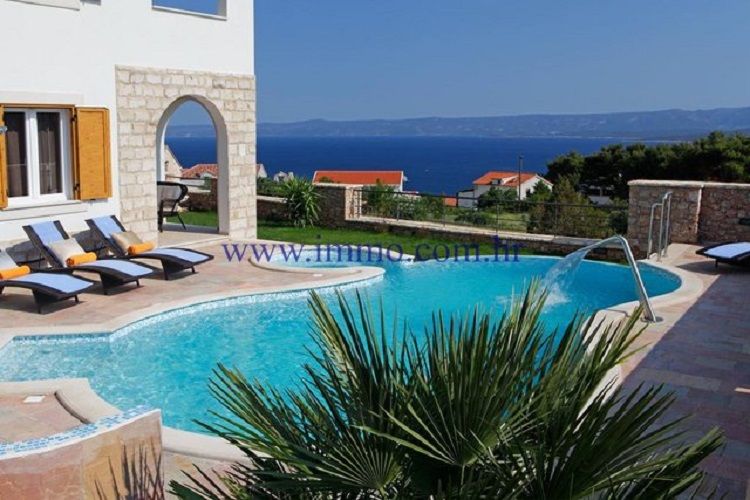 Villa sur le Brač, Croatie, 313 m² - image 1