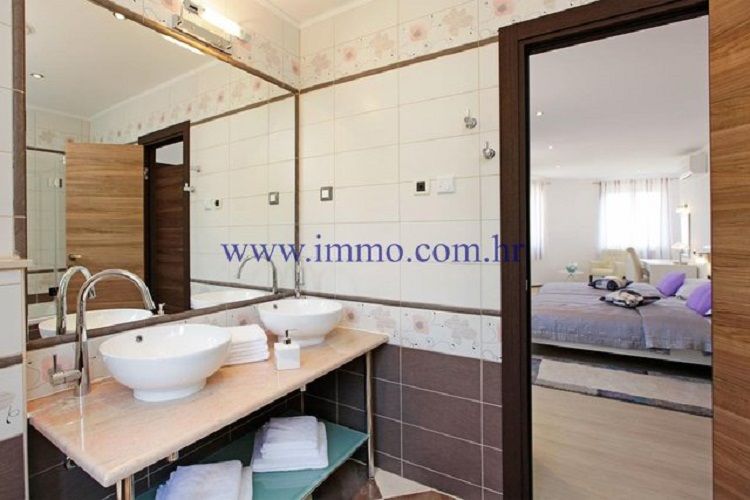 Villa sur le Brač, Croatie, 313 m² - image 9