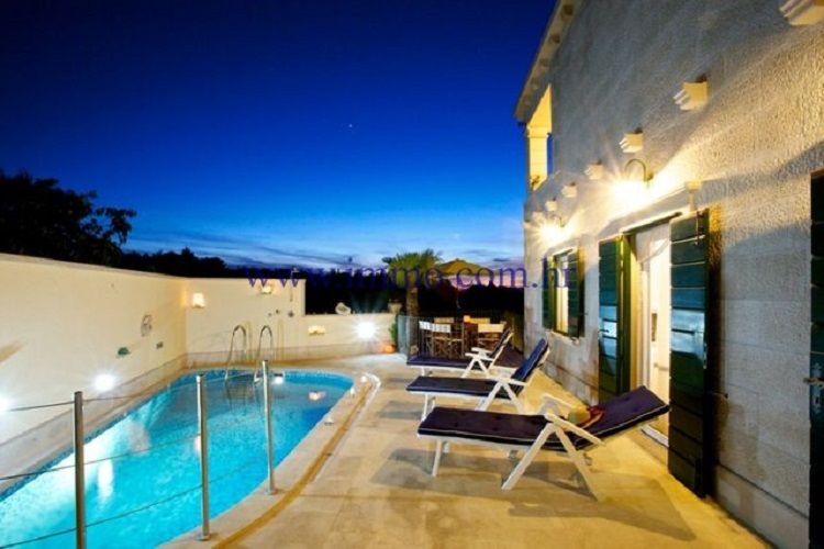 Villa on Brac, Croatia, 300 m² - picture 15