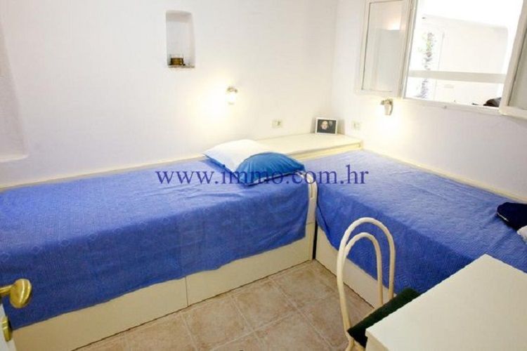 Villa on Brac, Croatia, 300 m² - picture 13